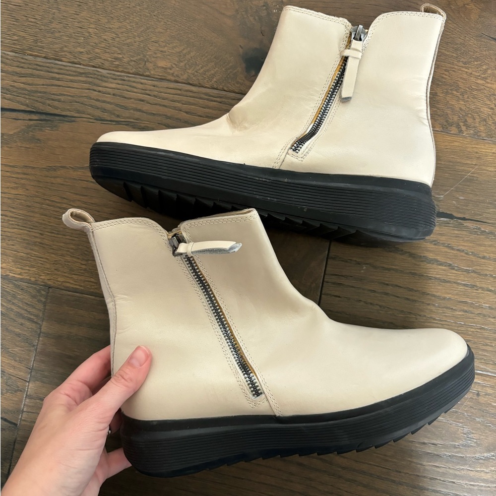 Naturalizer Women’s Zip Boots